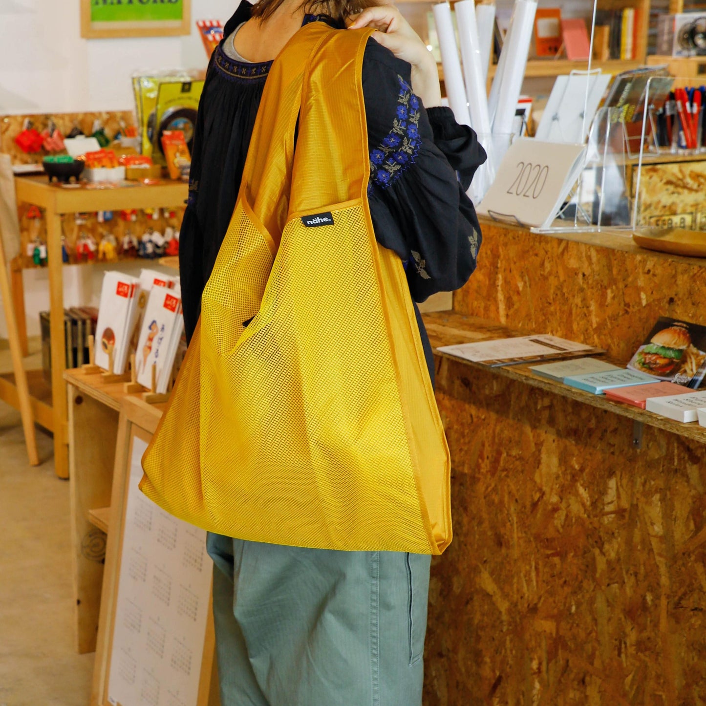 Shopper Yellow