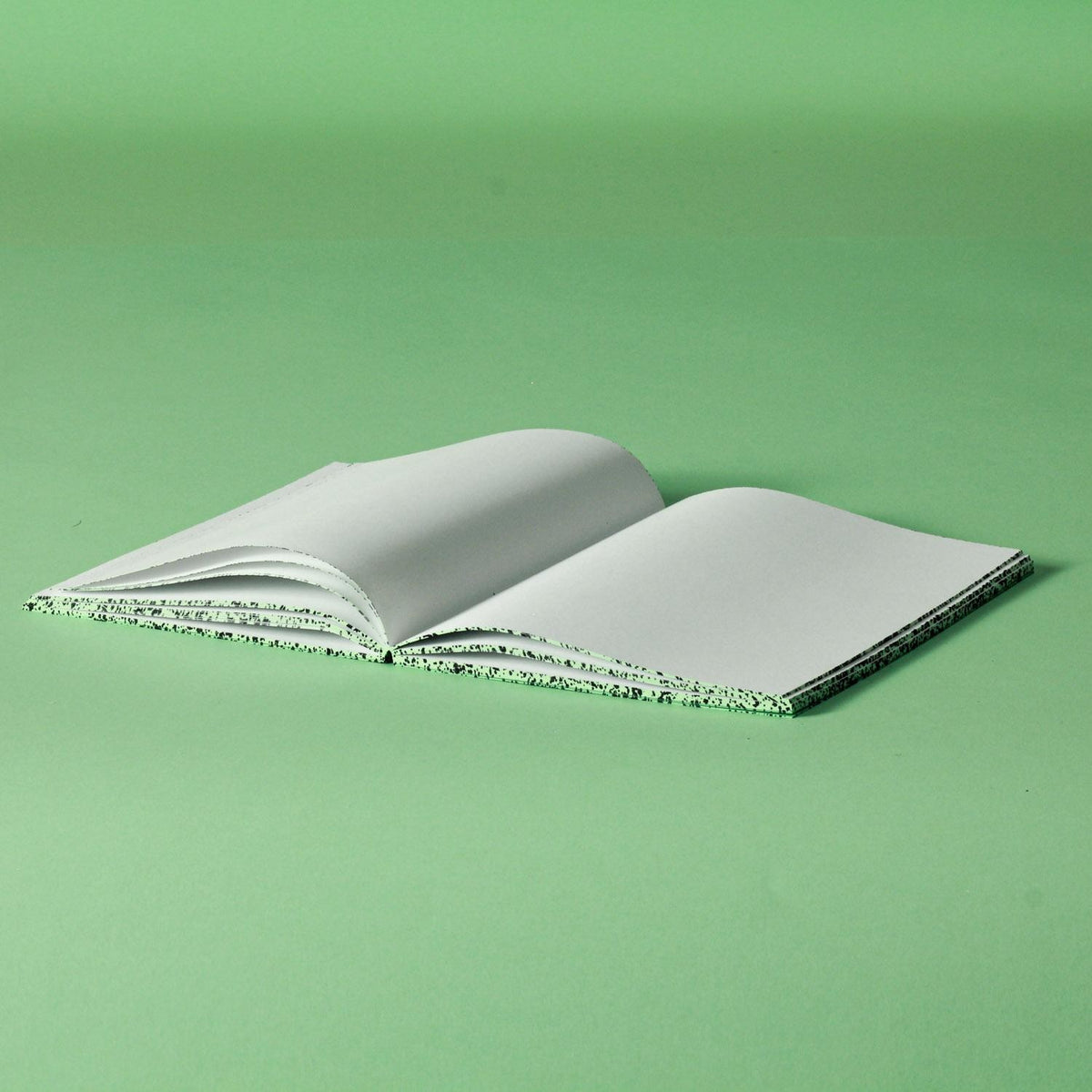 SPRAY SPLASH GREEN PALE Soft Cover 13x18