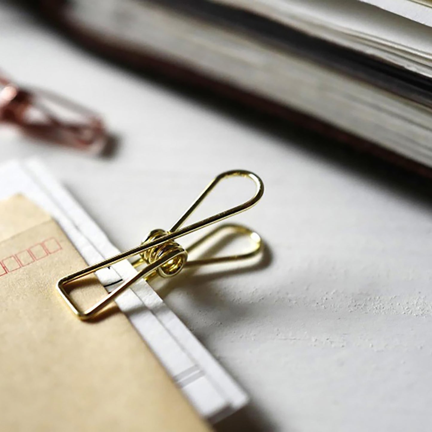 Wire Clip / Golden