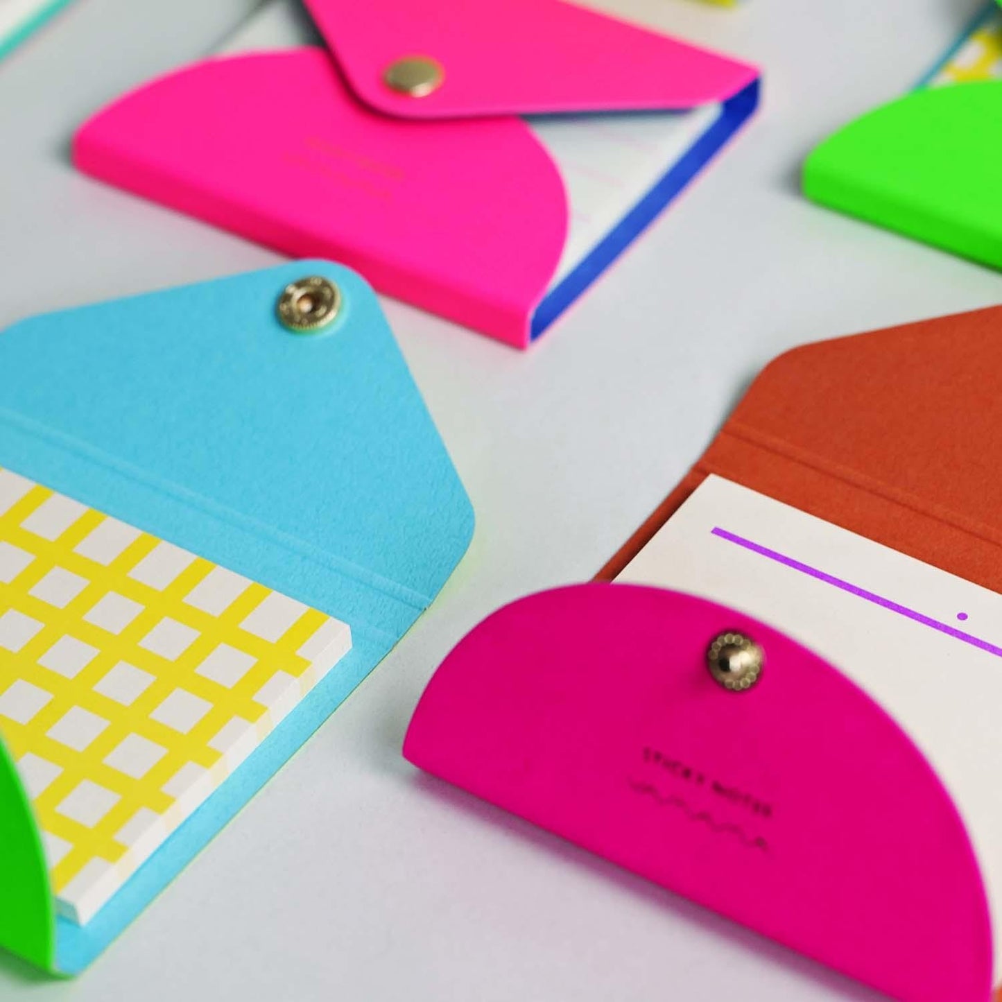 STICKY NOTES ORANGE + MINT