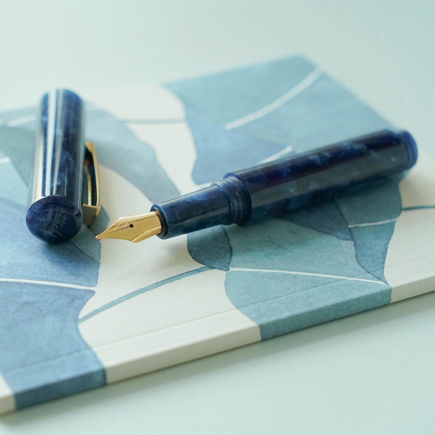 Marbled Fountain Pen Attaché Navy