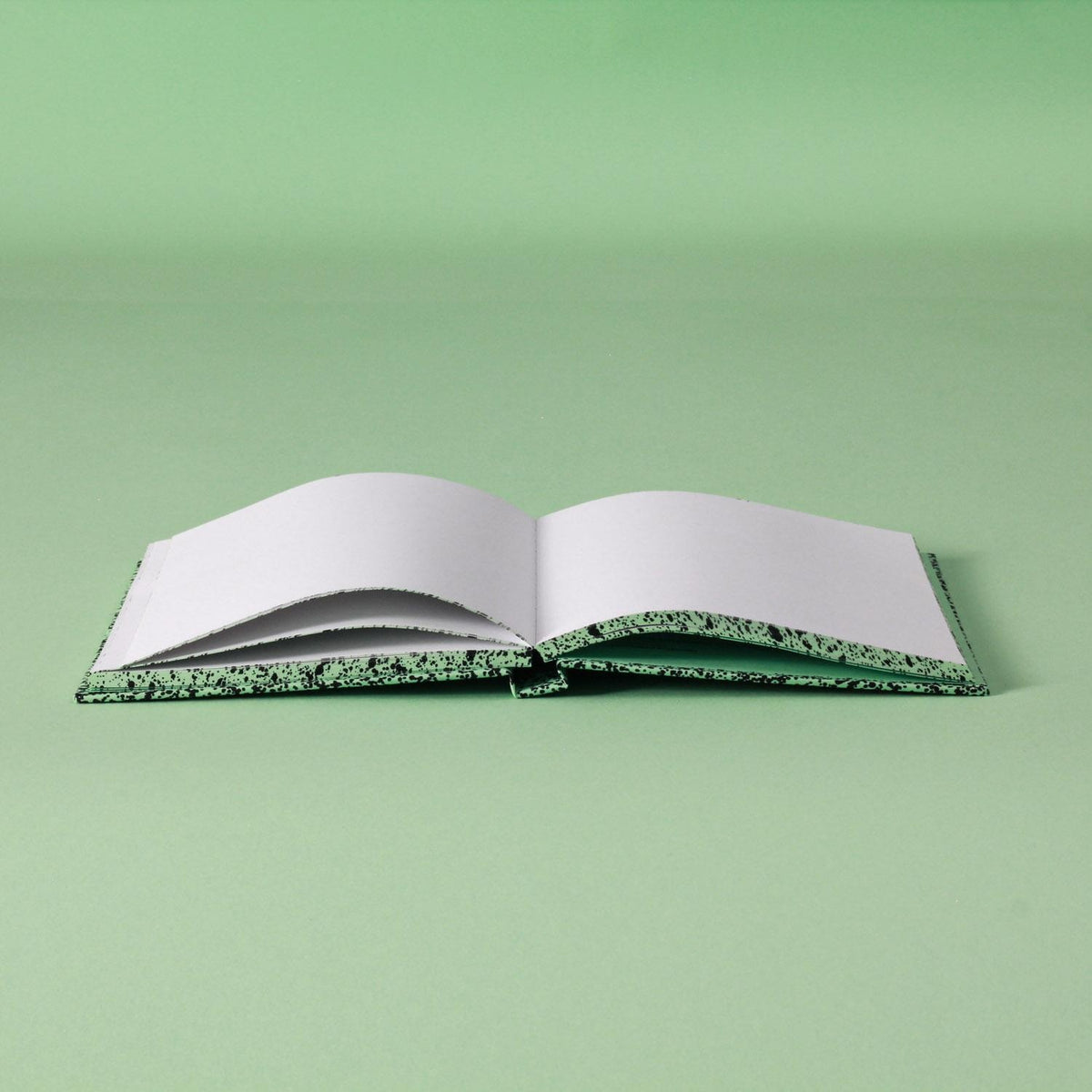 SPRAY SPLASH GREEN PALE Hard Cover 13x18