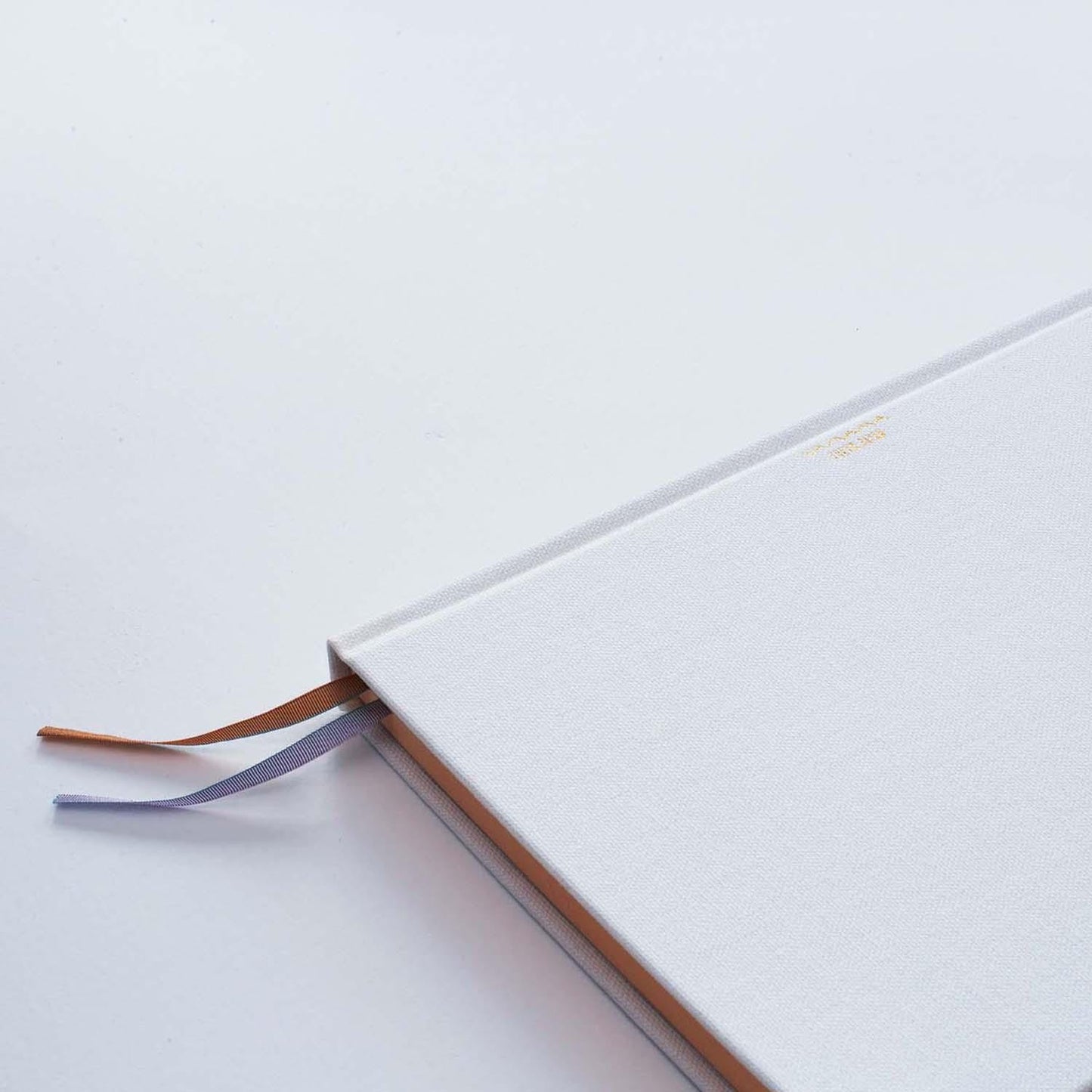 SIDE COLORED NOTEBOOK A5 WHITE PAPER